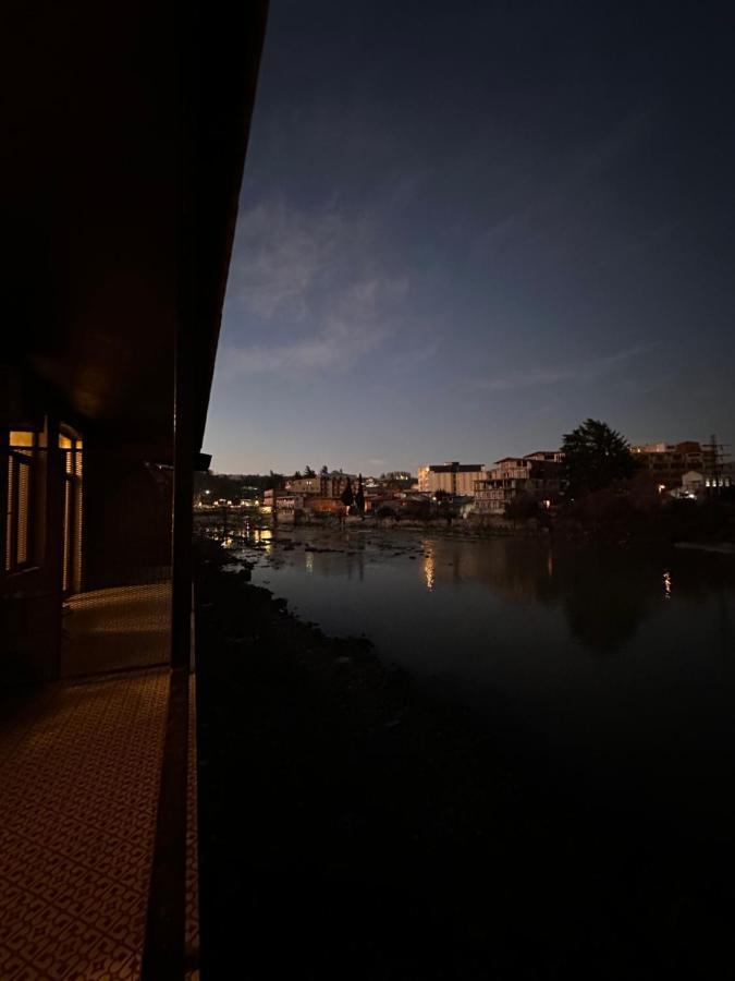 Apartment Riverside Kʼutʼaisi Exterior foto